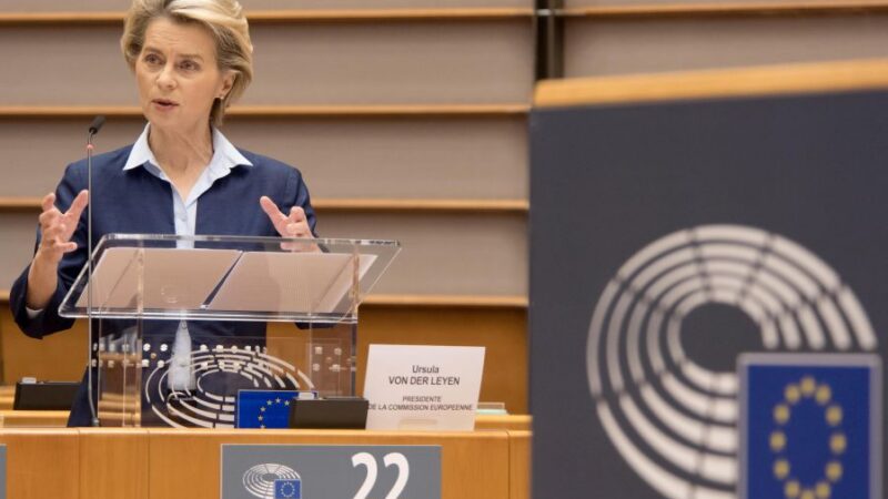 Navzdory jistému pokroku v&nbsp;jednáních o&nbsp;budoucích vztazích EU a&nbsp;Británie je stále možný rozchod bez dohody