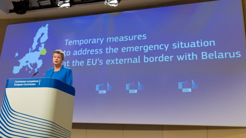 Komise navrhla uvolnění migračních pravidel kvůli krizi na hranici s&nbsp;Běloruskem