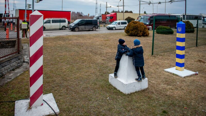 Polsko zvažuje snížení dávek pro Ukrajince, většina Poláků je pro