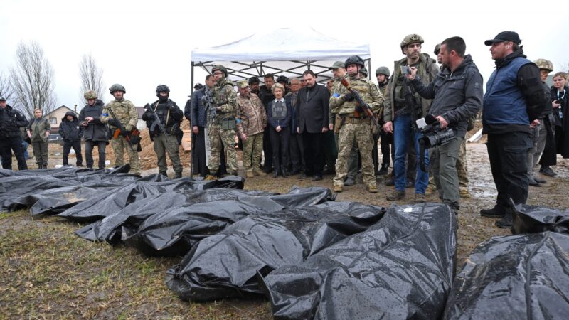 Brusel chce ukládat důkazy o&nbsp;válečných zločinech na Ukrajině, úkolem pověří Eurojust