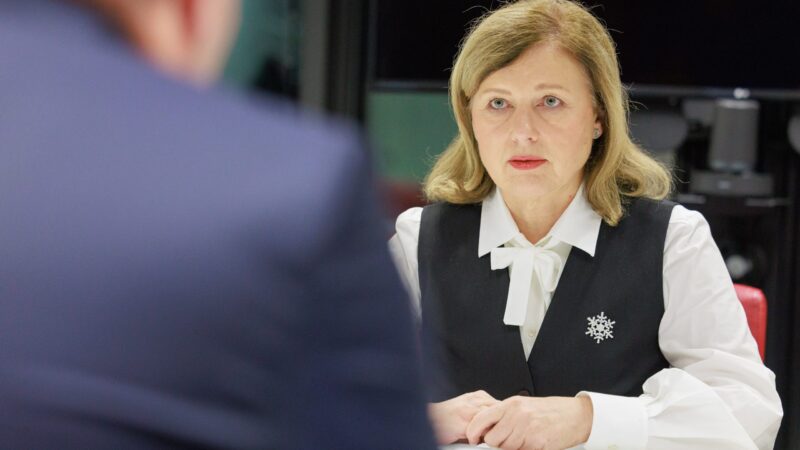 Komise představila balíček na ochranu demokracie. Chce mít větší přehled o&nbsp;vlivu zemí mimo EU