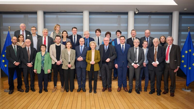 Von der Leyen zahájila dialog s farmáři. Chce zmírnit napětí v zemědělské komunitě