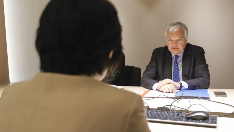 Belgická policie vyšetřuje možné podvody bývalého eurokomisaře pro spravedlnost