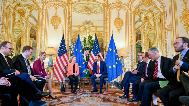 Souboj s&nbsp;USA o&nbsp;cla: EU odloží protiopatření o&nbsp;tři měsíce