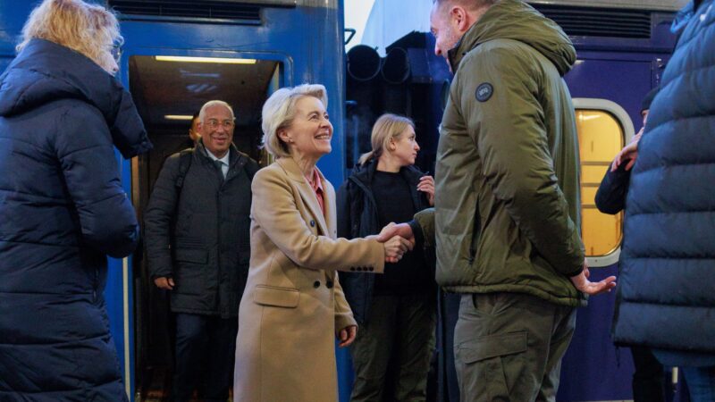 Von der Leyen a&nbsp;Costa jsou v&nbsp;Kyjevě. Ukrajina se brání Rusku už tři roky