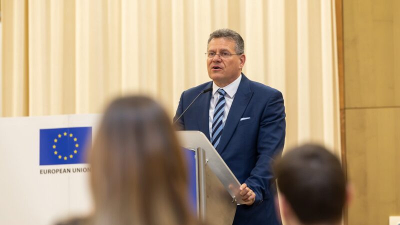 Jednání o&nbsp;clech pokračují. Unie chce nulová cla, USA změny v&nbsp;potravinových normách