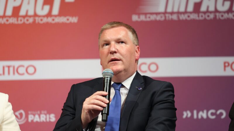 Maďarsko může přijít o&nbsp;další miliardy z&nbsp;EU fondů, uvedl komisař McGrath