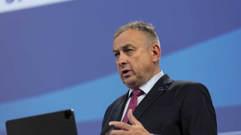 Komise plánuje zjednodušit pravidla pro rozdělování rozvojové pomoci, uvedl Síkela