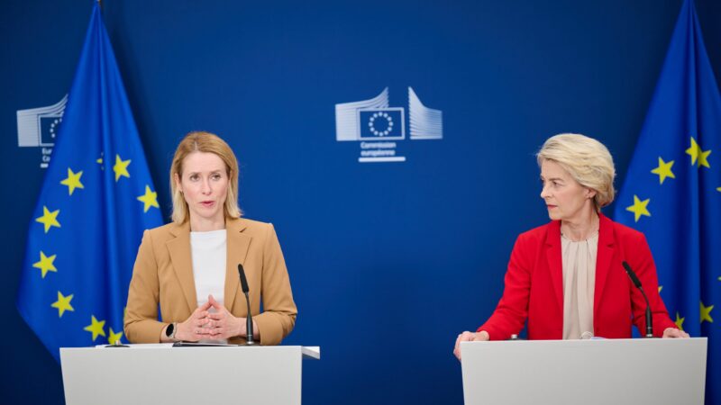 EU zvyšuje tlak na Rusko. Nový návrh sankcí cílí na energetiku a&nbsp;banky