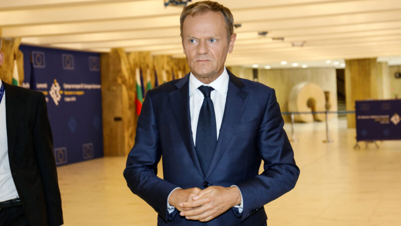 Tusk: Díky Trumpovi víme, že pomocnou ruku nalezneme na konci své vlastní paže