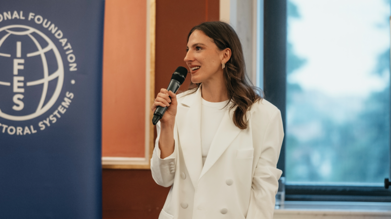 Dezinformátoři se stále více koordinují. Měli bychom dělat to samé, říká expertka