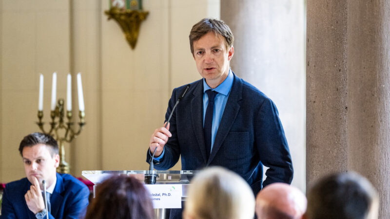 Doležal: Tisíce žádostí o&nbsp;mimořádnou úhradu léků zatěžovaly pojišťovny. Nový systém obdivují i&nbsp;ve Skandinávii