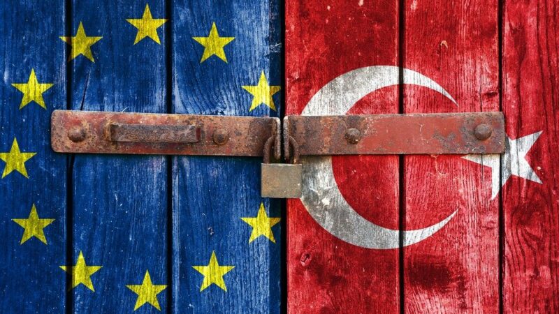 Rozhovory o&nbsp;přistoupení Turecka do EU by měly být zastaveny, ozývá se z&nbsp;Dánska