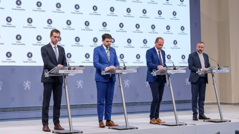 Konec uhlí do roku 2033 a&nbsp;vyšší podíl obnovitelných zdrojů a&nbsp;jádra. Vláda přijala nový energeticko-klimatický plán