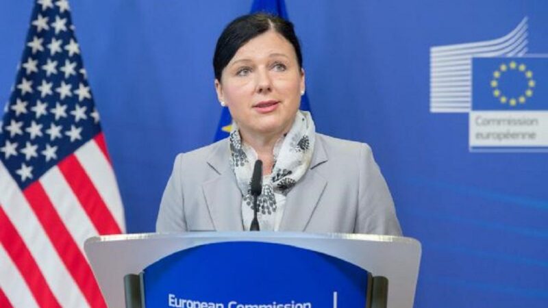 Schválen mechanismus pro transatlantický přenos obchodních dat