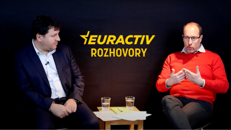 Duel | Póč: NPO potřebuje jednotnou metodiku. To by znásobilo administrativu, reaguje Piecha