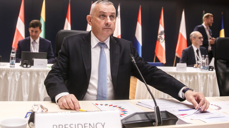 EU se připravuje na zimu, plánuje ušetřit plyn ve firmách a&nbsp;dodat ho domácnostem. Jednání vede ČR