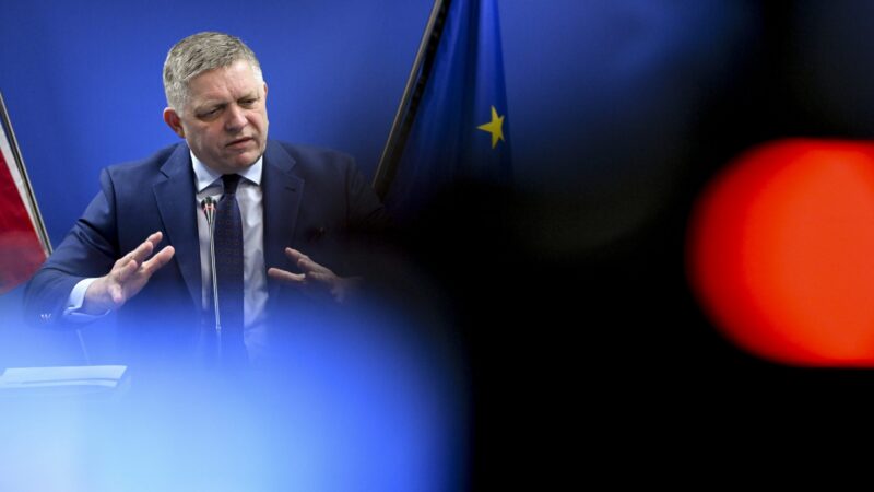 Evropští socialisté vyloučili Ficův Směr ze svých řad