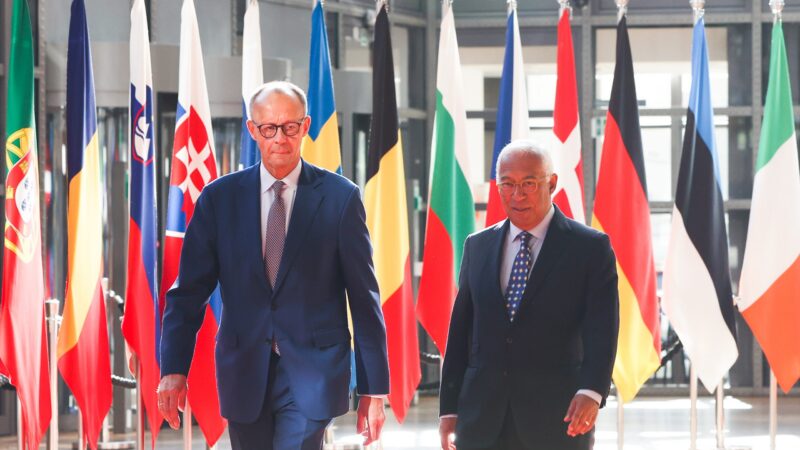 Pokud Rusko odmítne příměří, přijdou další sankce, prohlásil Merz v&nbsp;Bruselu