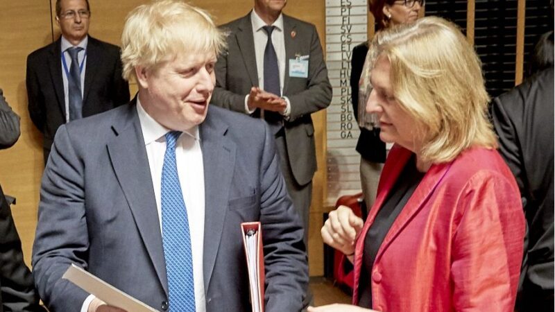 Odstupuje další tvář brexitu, ministr zahraničí Boris Johnson