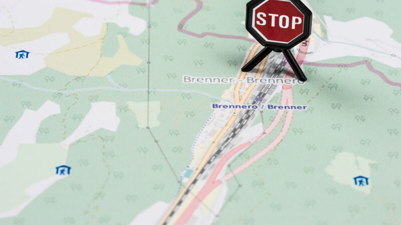 Napříč Evropou: S&nbsp;tanky na migranty