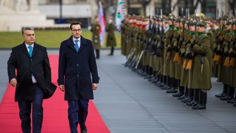 Polsko a&nbsp;Maďarsko versus Brusel – kdo se udrží?