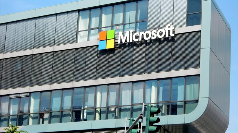 FT: Evropská komise začne vyšetřovat Microsoft kvůli spojování aplikací Teams a&nbsp;Office