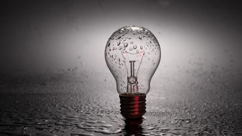 Firmy kvůli cenám energií spadnou do šedé zóny, kosmetická opatření nestačí, bije na poplach asociace