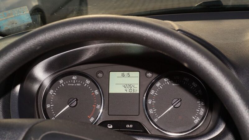 Třetina vozů v&nbsp;EU má stočené kilometry, hledá se celoevropské řešení