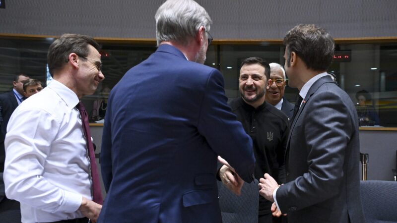 Macron chce pokročit, pořádá další pařížský summit lídrů o&nbsp;Ukrajině. Česko bude tentokrát u&nbsp;toho