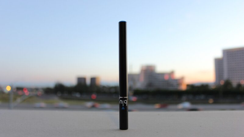 Svět stále neví, co si počít s&nbsp;e-cigaretami