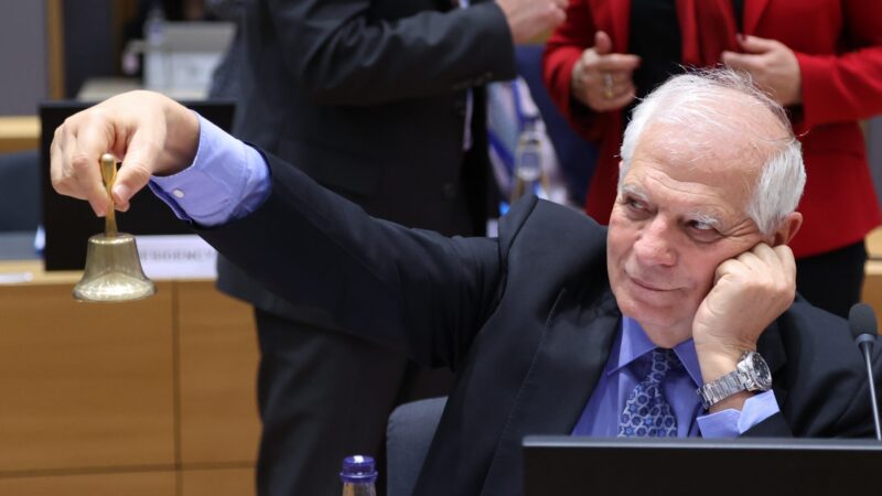 V Bruselu se jedná o&nbsp;munici pro Ukrajinu za dvě miliardy eur. Některé země s&nbsp;podporou váhají