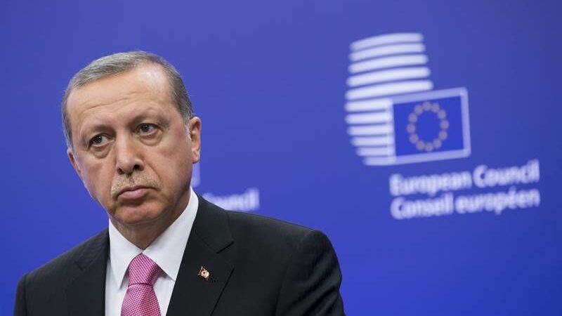 Poslanci EP chtějí tvrdší postoj k&nbsp;Turecku, podle Erdogana nemá jejich názor žádnou hodnotu