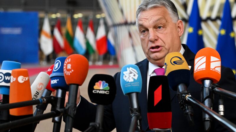 Orbán jednal v&nbsp;Moskvě s&nbsp;Putinem. Unie se od návštěvy distancovala