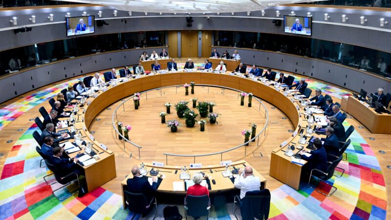 V Bruselu se odehraje velká debata o&nbsp;emisním cíli pro rok 2040. Praha žádá revizní klauzuli