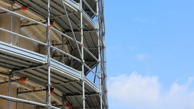 Česko musí přidat v&nbsp;renovacích budov. Jejich výhody je potřeba vysvětlit občanům, shodují se experti