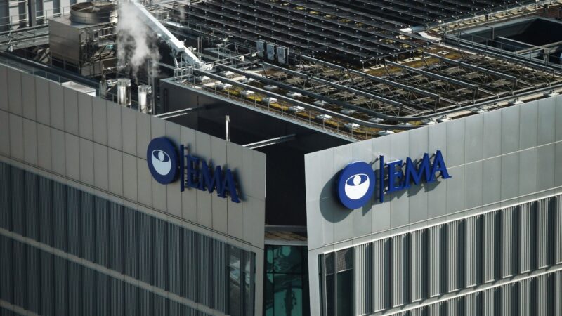 Firmy Pfizer a&nbsp;BioNTech žádají o&nbsp;registraci společné vakcíny proti koronaviru na unijním trhu