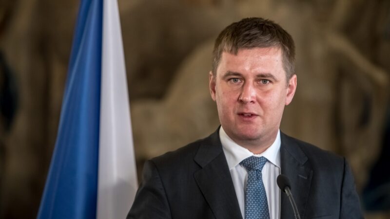 Komise představila covidový pas, podle Petříčka může platit už na konci května