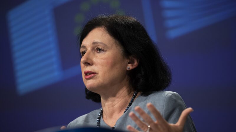 Ochrana právního státu dosud spočívala v&nbsp;prázdných deklaracích. Komise to chce změnit