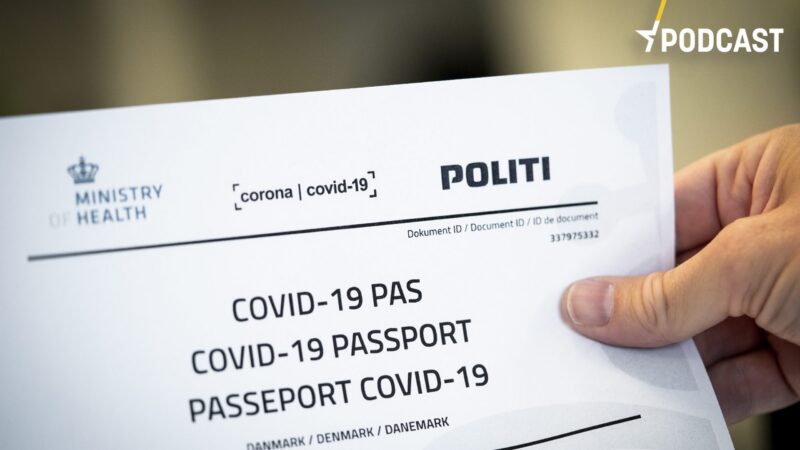 Podcast: Unie jedná o&nbsp;covidových pasech. Kdy se jich Evropané dočkají?