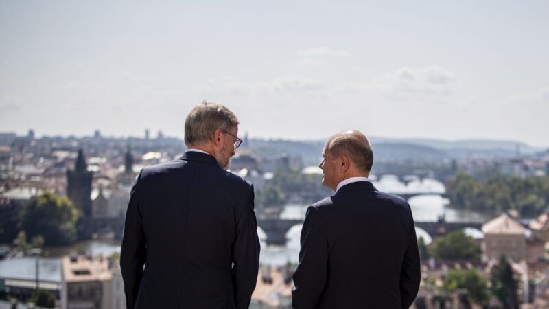 Potřebujeme celoevropské řešení cen elektřiny, shodli se Fiala se Scholzem