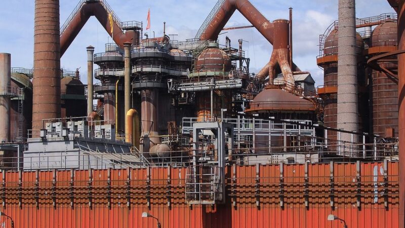 Přesunem do Asie firmy tlaku na snižování emisí neutečou, EU chystá uhlíkové clo