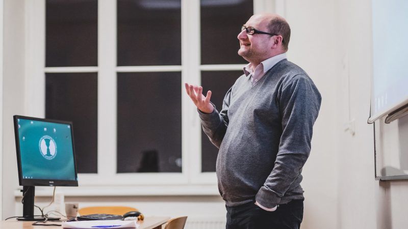 Politolog Kopeček: Důvěra v&nbsp;EU je nízká. Zeman se této náladě přizpůsobil a&nbsp;postavil se do jejího čela