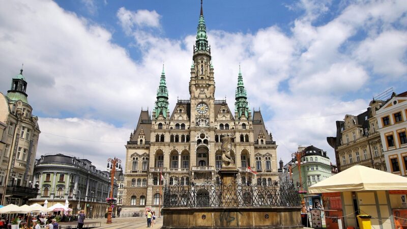 Vláda v&nbsp;časech krize nechápe potřeby krajů a&nbsp;měst, stěžují si jejich zástupci