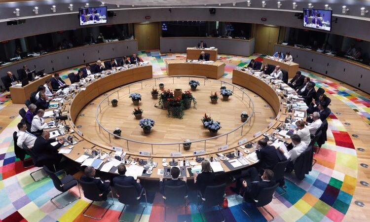 Evropští lídři jsou s&nbsp;výsledkem dohody o&nbsp;brexitu spokojeni, vyhráno ale ještě není