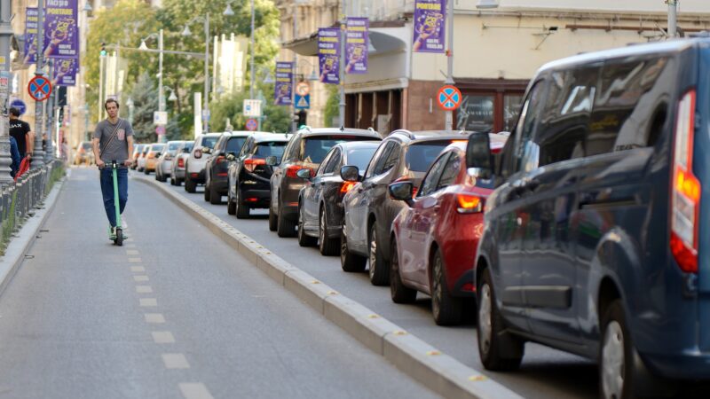 Bezpečnější ulice pro děti nebo méně poházených koloběžek. Pražským čtvrtím pomáhají zahraniční start-upy