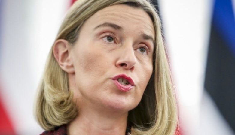 Vstup Makedonie a&nbsp;Albánie do EU má od Komise zelenou. V&nbsp;pokračování přístupových rozhovorů s&nbsp;Tureckem je ale zdrženlivá