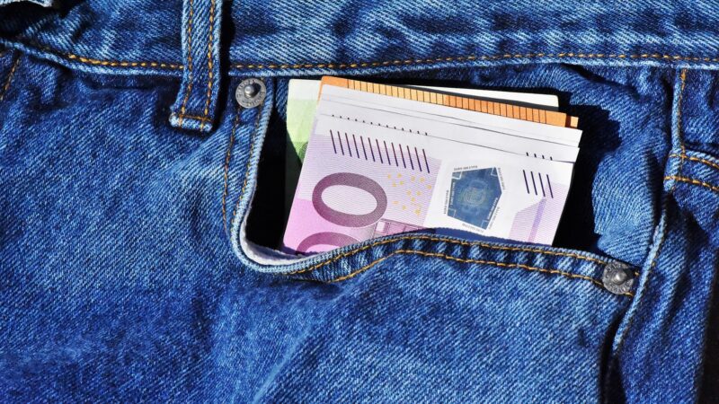 „Katarská“ korupční kauza v&nbsp;Evropském parlamentu ohrožuje důvěryhodnost EU, zní od politických špiček