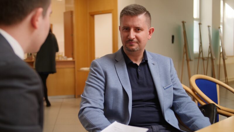 Dříve jsem chtěl zlepšení ovzduší hned, teď jsem realista, říká Carić z&nbsp;organizace Nádech