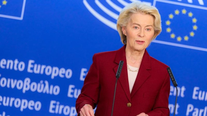 EU mění přístup k&nbsp;Arktidě. Von der Leyen varuje před ruskou vojenskou přítomností